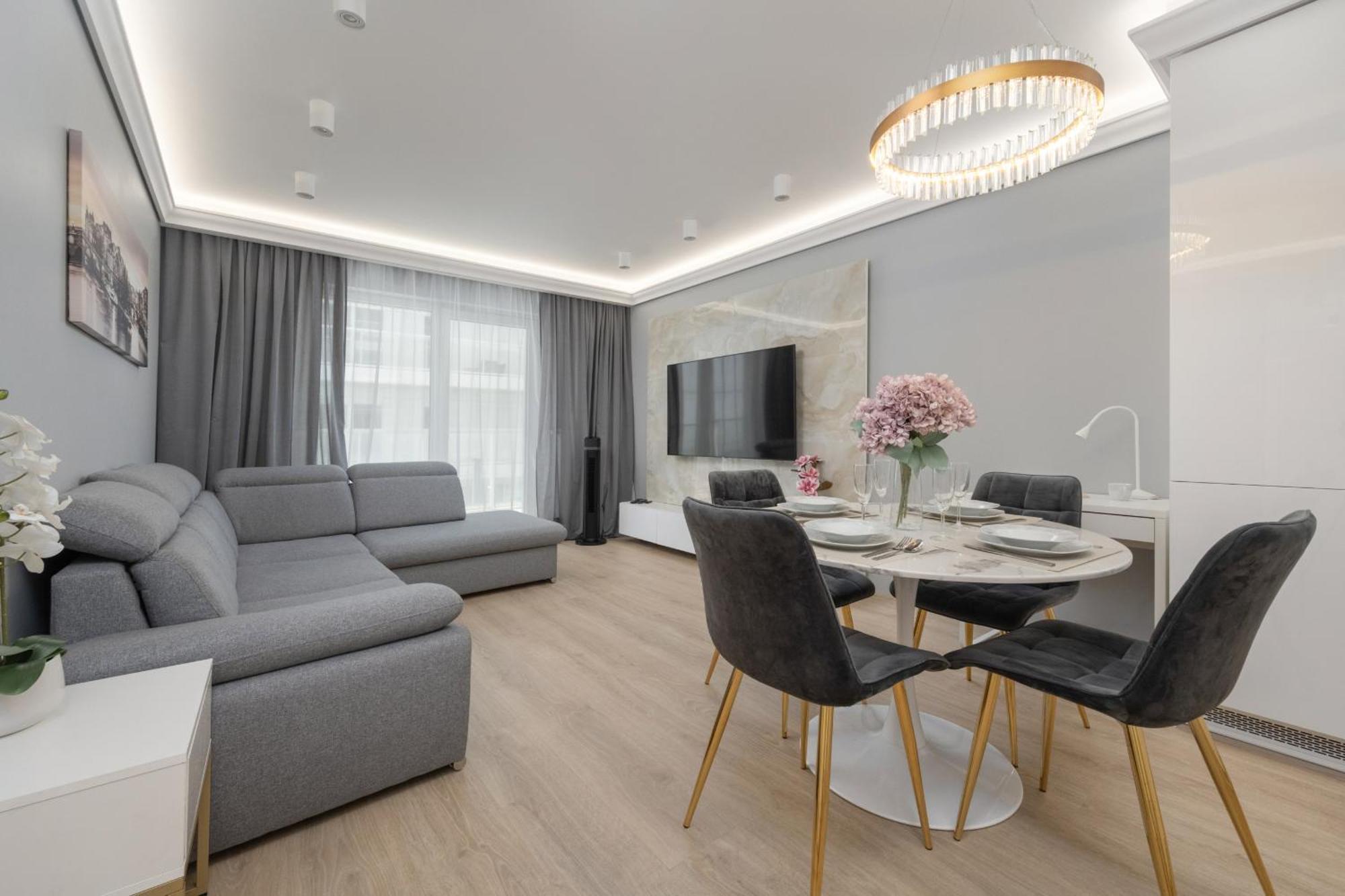 Elegant Apartment With Balcony By The Oder River In Wroclaw By Renters Prestige المظهر الخارجي الصورة