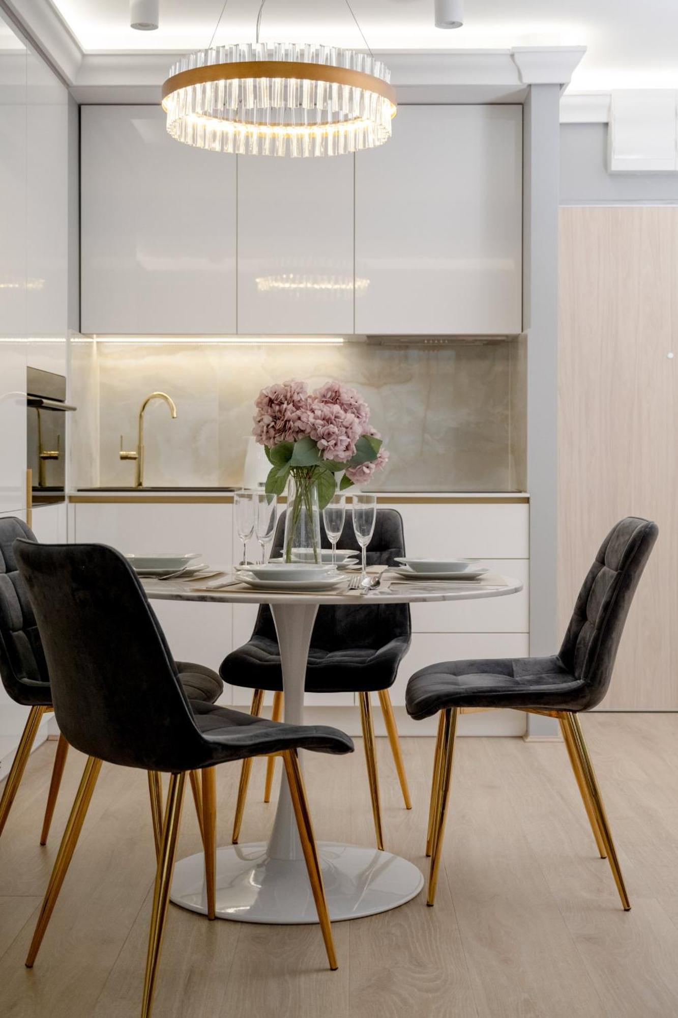 Elegant Apartment With Balcony By The Oder River In Wroclaw By Renters Prestige المظهر الخارجي الصورة