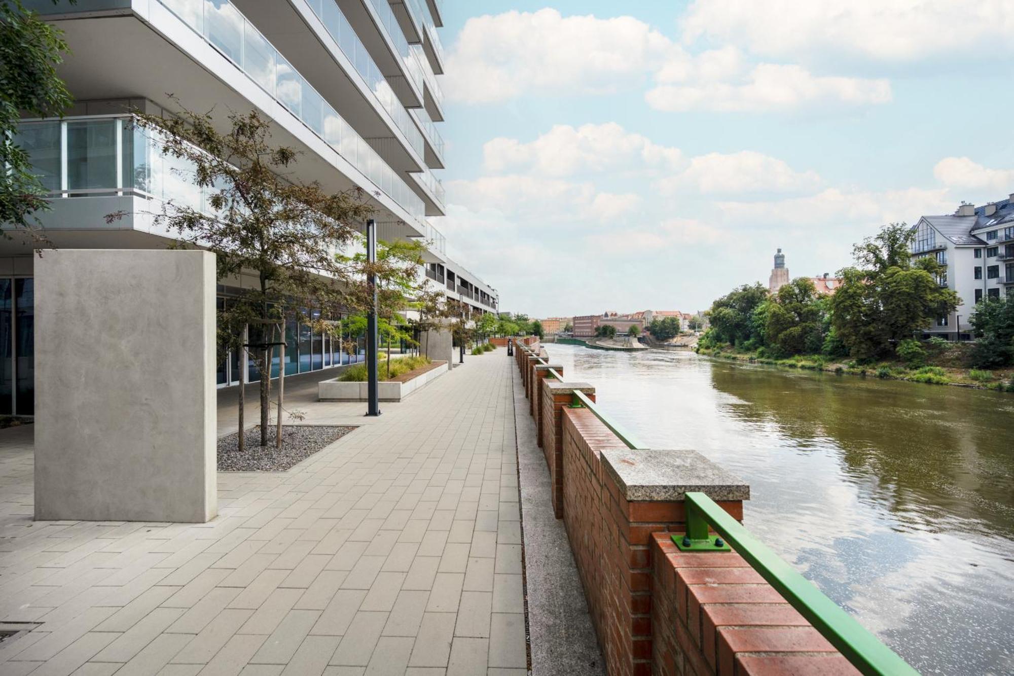Elegant Apartment With Balcony By The Oder River In Wroclaw By Renters Prestige المظهر الخارجي الصورة