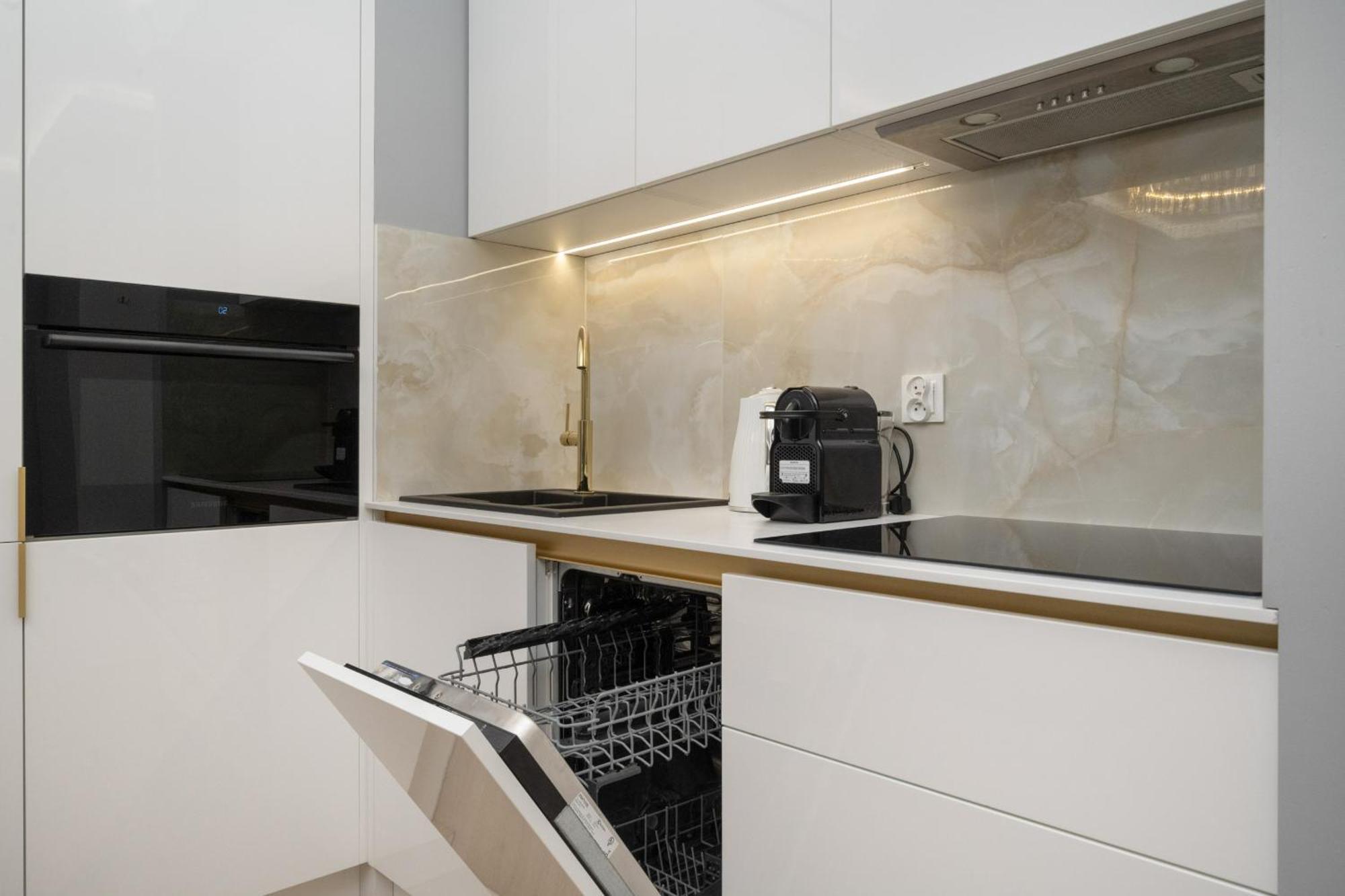 Elegant Apartment With Balcony By The Oder River In Wroclaw By Renters Prestige المظهر الخارجي الصورة